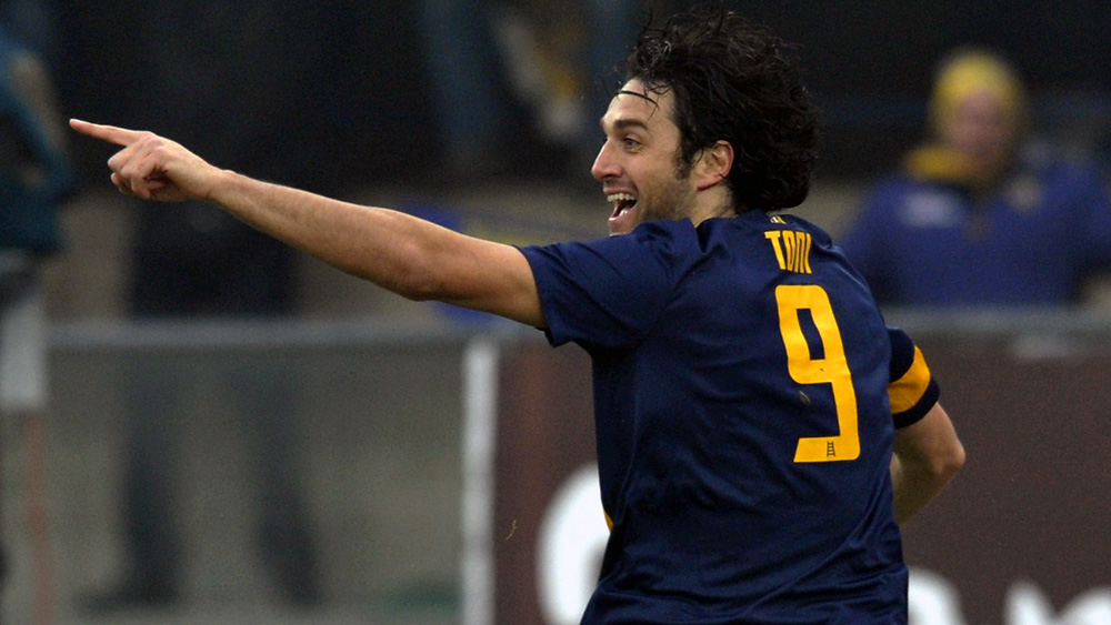 Luca Toni, artilheiro do Verona na Serie A (AP Photo/Marco Vasini)