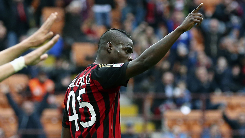 Balotelli, artilheiro do Milan (AP Photo/Antonio Calanni)