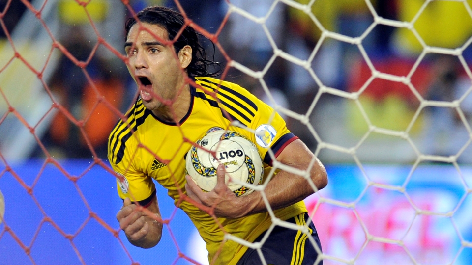 A Col&ocirc;mbia celebra Falcao na pr&eacute;-lista, mas teme uma ilus&atilde;o igual &agrave; de Valderrama em 1994