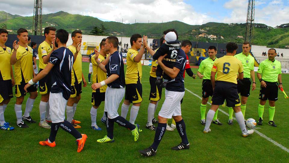 A garotada do Alicete tentou segurar o Cavese, mas...