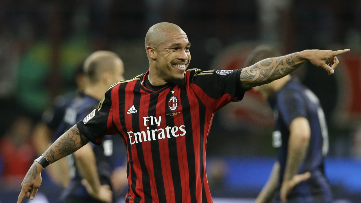 De Jong marcou o &uacute;nico gol do Derby (AP Photo/Luca Bruno)