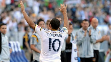 Torcida do Galaxy cornetou ausência de Donovan na Copa com criatividade