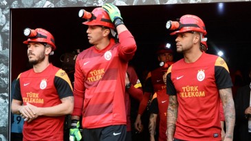 O Galatasaray fez uma singela homenagem às vítimas do desastre na mina da Turquia