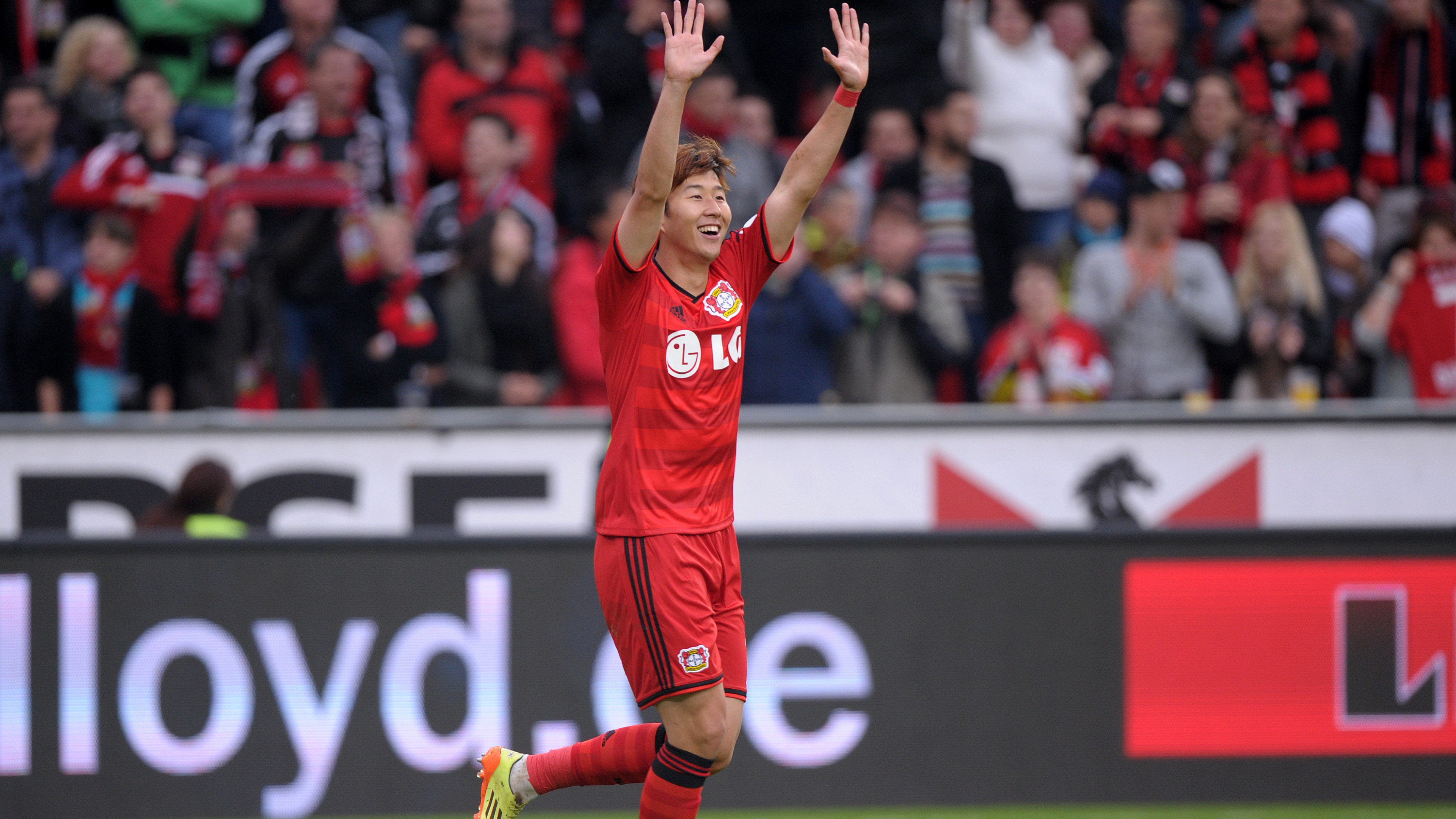 Son Heung-Min fez o gol da vit&oacute;ria do Leverusen (Foto: AP)