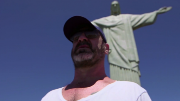 Cantona dá voz aos excluídos da Copa com documentário sobre o futebol no Brasil