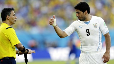 Qual o melhor e mais bizarro vídeo que zoa a mordida de Suárez?