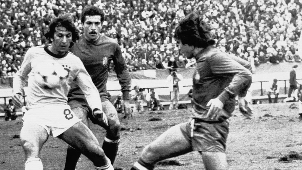 O Brasil, de Zico, n&atilde;o saiu de um empate por 0 a 0 com a Espanha (Foto: AP)