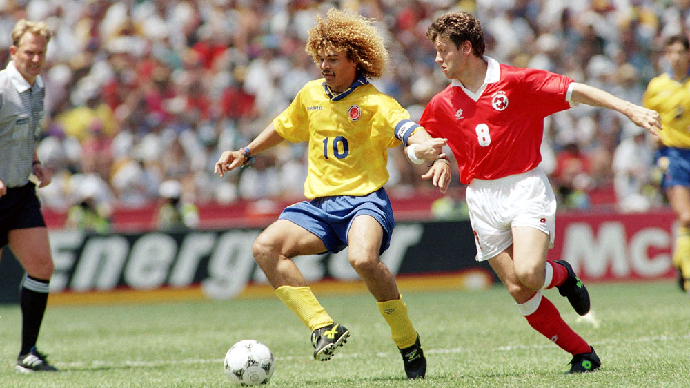 Valderrama em jogo contra a Su&iacute;&ccedil;a, na Copa do Mundo de 1994 (AP Photo/Thomas Kienzle)