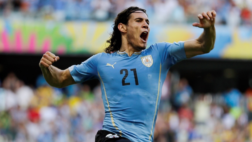 "Se voc&ecirc; quer ver jogo bonito, tem que esperar outro time", definiu bem Loco Abreu, na transmiss&atilde;o da ESPN. Intervalo e a Celeste quase ampliou, em milagre de Navas. Mas n&atilde;o faz bom jogo