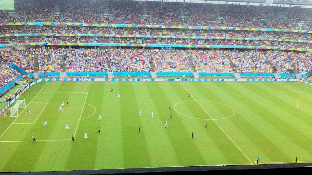 Todos os 20 jogadores de linha no campo de ataque da Alemanha (Bruno Bonsanti/Trivela)