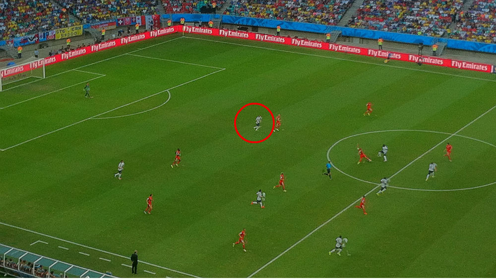 Aqui, Benzema &eacute; centroavante