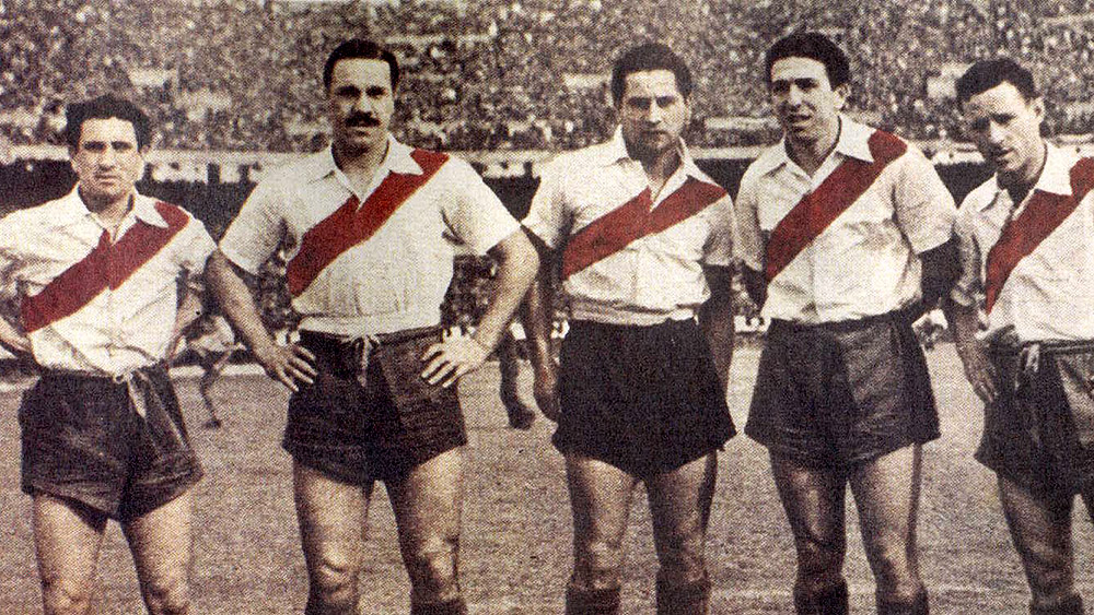 A forma&ccedil;&atilde;o ofensiva de La M&aacute;quina do River Plate: Mu&ntilde;oz, Moreno, Pedernera, Labruna e Loustau