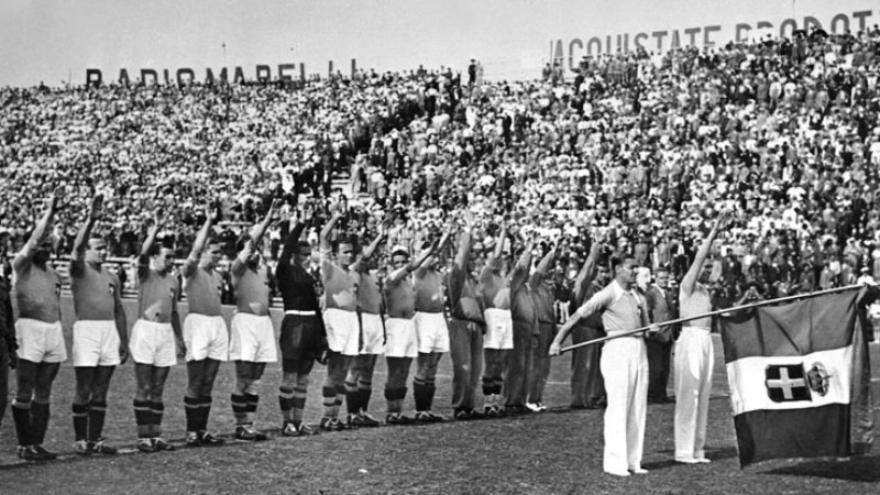 10 de junho: Na primeira decis&atilde;o vencida pela It&aacute;lia, o protagonista foi Mussolini