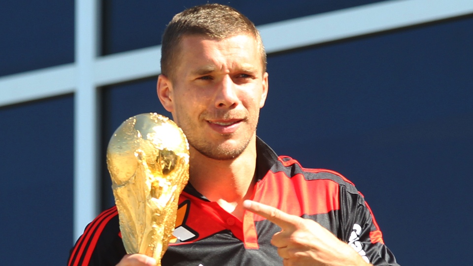 Podolski comemorou o dia seguinte &agrave; conquista com a camisa do Flamengo. Quase um carioca