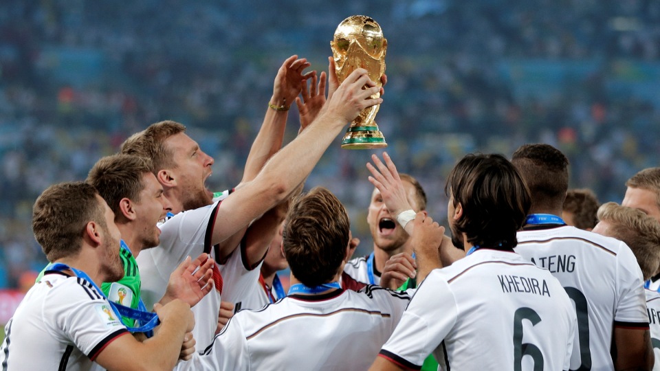 Os jogadores da Alemanha festejam a conquista do Mundial