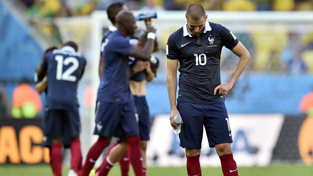 Benzema foi quem mais tentou no time da Fran&ccedil;a, mas acabou parando em Neuer (AP Photo/Martin Meissner)
