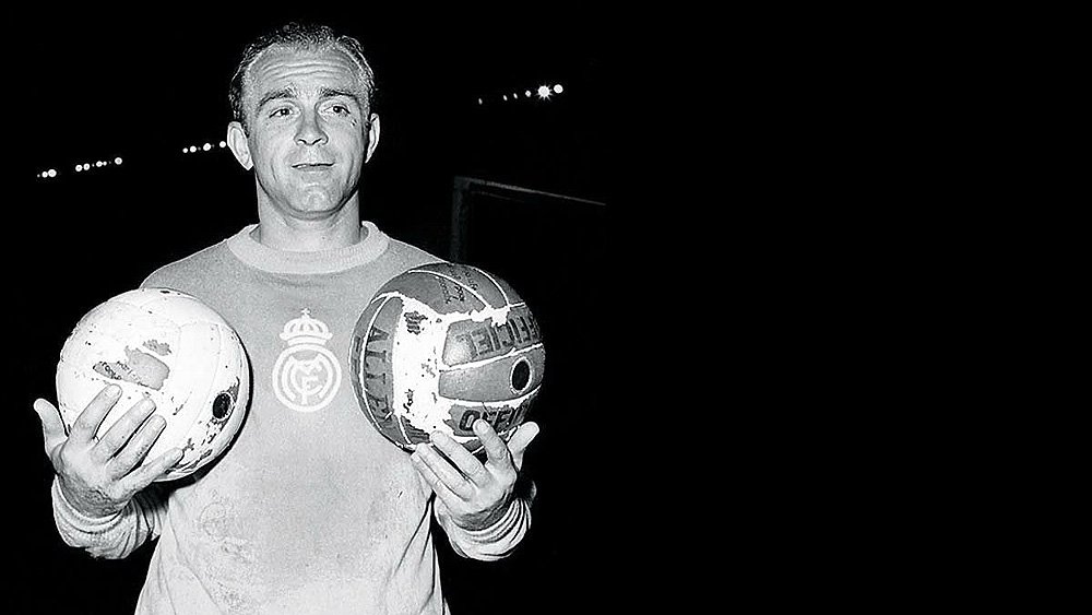 Alfredo Di St&eacute;fano &ndash; Aos 27 anos, o argentino apenas come&ccedil;ava a escrever a sua hist&oacute;ria lend&aacute;ria pelo Real Madrid. J&aacute; tinha feito muito por River Plate e Millonarios, mas foi semanas ap&oacute;s seu anivers&aacute;rio &eacute; que recebeu a permiss&atilde;o para vestir a camisa merengue, ap&oacute;s longa pol&ecirc;mica. S&oacute; depois que anotou os seus 49 tentos pela Champions.