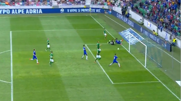 Fernando Torres não se cansa de desafiar a Escala Deivid de gols perdidos