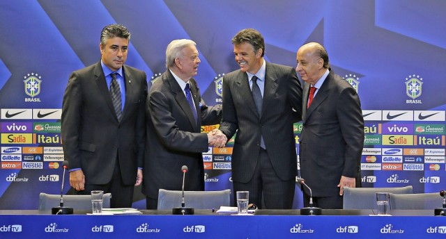 Alexandre Gallo, respons&aacute;vel pelas categorias de base da sele&ccedil;&atilde;o, Jos&eacute; Maria Marin, presidente da CBF, Gilmar Rinaldi, novo coordenador de sele&ccedil;&otilde;es, e Marco Polo Del Nero, futuro presidente da CBF (Foto: Ricardo Stuckert / CBF)