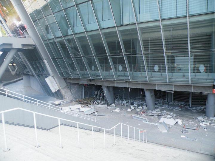 Eis porque os brasileiros do Shakhtar est&atilde;o com medo: est&aacute;dio do time foi bombardeado