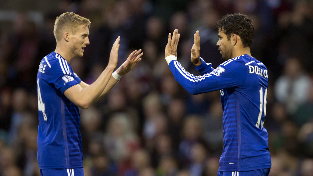 F&agrave;bregas comandou o Chelsea, que deu bons sinais na estreia na Premier League