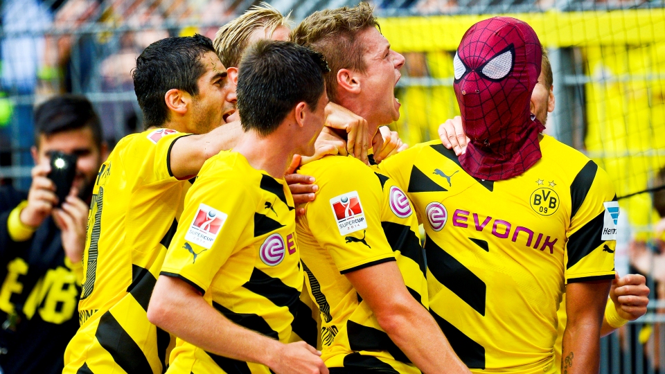 A Supercopa serviu para o Dortmund tentar redescobrir dois her&oacute;is em baixa