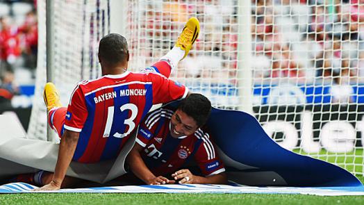 Veja os gols de Paulo S&eacute;rgio e &Eacute;lber no jogo de lendas do Bayern e Manchester United