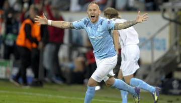 Golaço e filho pródigo levam o Malmö de volta à Liga dos Campeões