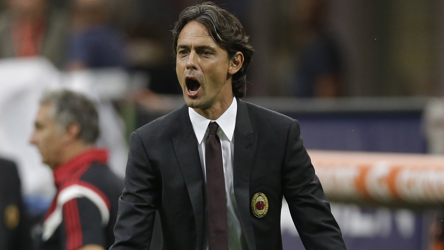 A &uacute;nica diferen&ccedil;a entre a comemora&ccedil;&atilde;o do Inzaghi jogador e t&eacute;cnico &eacute; o terno