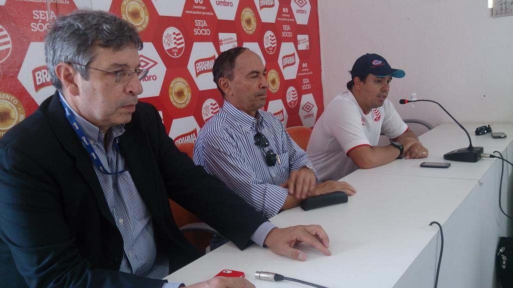 Enquanto os dirigentes discordam, o Náutico definha