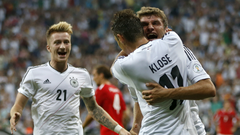 O apego &agrave;s ra&iacute;zes explica por que Reus e M&uuml;ller recusaram o Manchester United