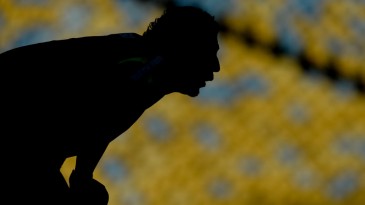 Após preconceito sofrido por Aranha, Santos e Grêmio se manifestam contra racismo