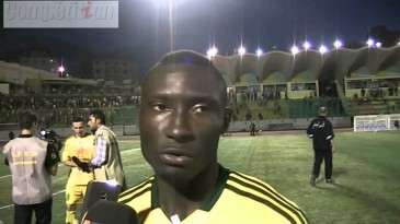 Camaronês morre após ser atingido por objeto da arquibancada na Argélia