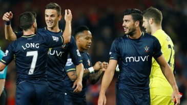 Para compensar desmanche, jogadores do Southampton estão abrindo mão das folgas