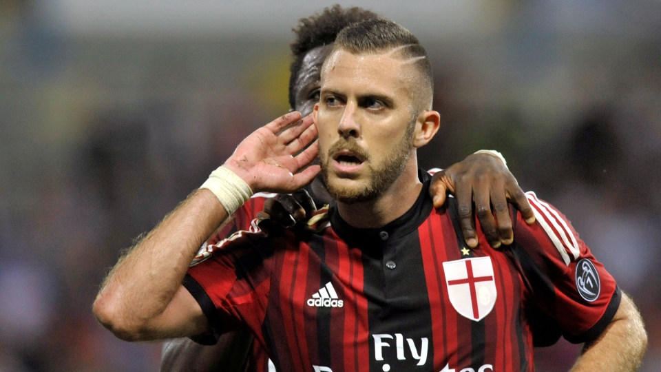 Gol de placa, falha bizarra e nove bolas na rede: a vit&oacute;ria do Milan foi um espet&aacute;culo