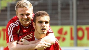 Dois chapéus e a frieza na finalização: garoto do Bayern fez um gol digno de Pelé