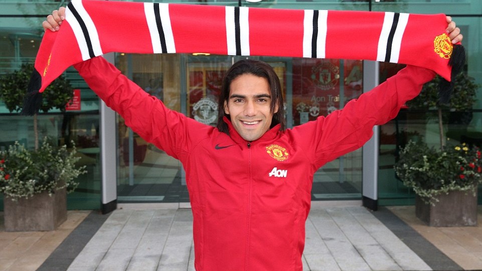 Falcao foi apresentado com as cores do Manchester United