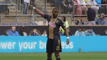 Sempre quis saber o que se fala durante um jogo? Maurice Edu usou um microfone para você