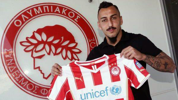 Mitroglou voltou ao Olympiacos para tentar repetir o sucesso (Foto: divulga&ccedil;&atilde;o)