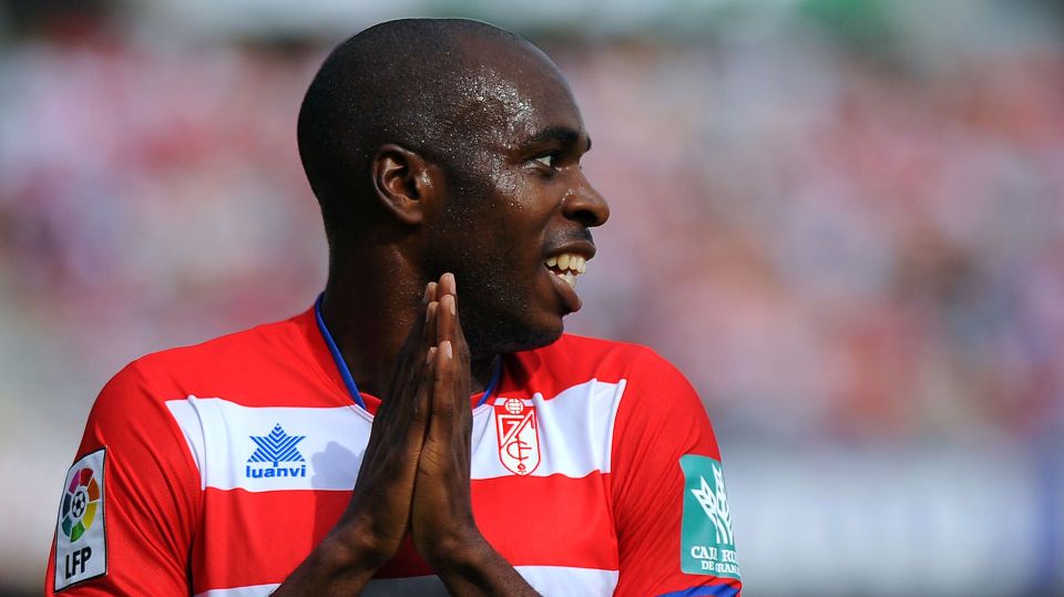 Fifa 94 da vida real: Nyom fugiu do juiz para n&atilde;o receber o cart&atilde;o amarelo