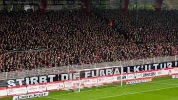 Luto e 15 minutos em silêncio: Union Berlim protestou contra o futebol moderno