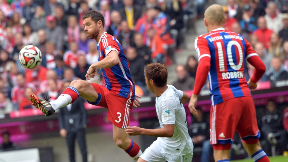 Bundesliga cutuca Premier League e recha&ccedil;a rodada extra no exterior