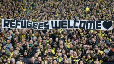 Mesmo com o time mal, a torcida do Dortmund acha motivação para uma grande causa