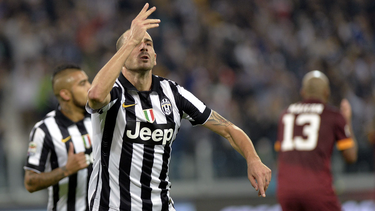 Leonardo Bonucci comemora o gol da vit&oacute;ria da Juventus contra a Roma, em Turim (AP Photo/ Massimo Pinca)
