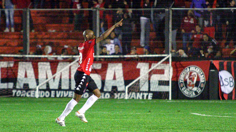 Londrina e Confian&ccedil;a perto da S&eacute;rie C, Brasil de Pelotas sai em vantagem