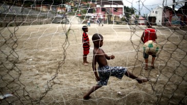 Como o governo pode ampliar sua política social com os clubes do interior do Brasil