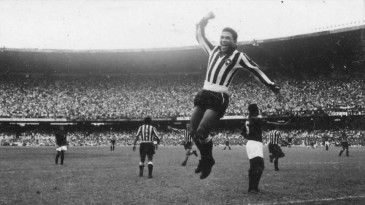 Nos 81 anos de Garrincha, assista ao melhor documentário já feito sobre o craque