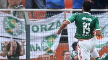 Henrique não é o atacante dos sonhos, mas é quem está resolvendo para o Palmeiras