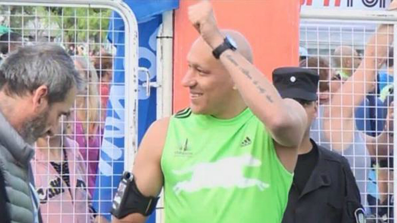 Nem a quimioterapia impediu Jonás Gutiérrez de correr uma maratona