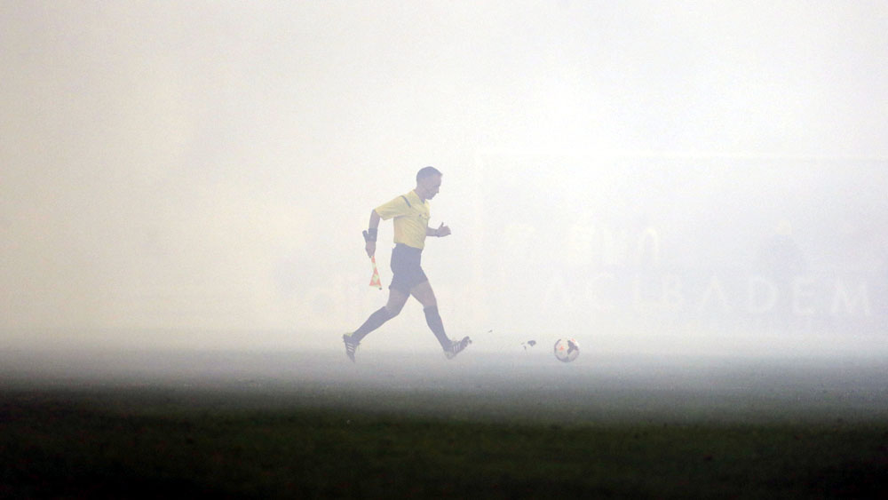 Cl&aacute;ssico s&eacute;rvio entre Partizan e Estrela Vermelha tem fuma&ccedil;a e manifesta&ccedil;&atilde;o por Kosovo